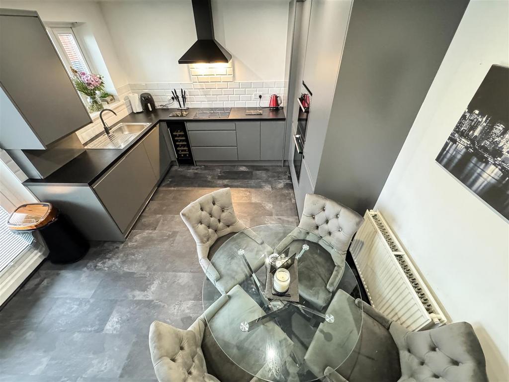 Kitchen dining room
