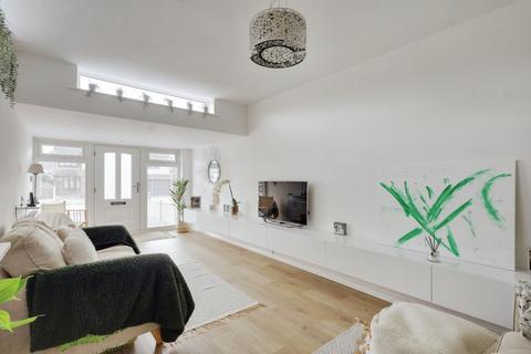 3 bedroom semi-detached house for sale, High Elms Road, Hockley, SS5