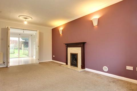 95 Beech Hill, Haywards Heath, RH16 3TS