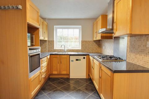 95 Beech Hill, Haywards Heath, RH16 3TS