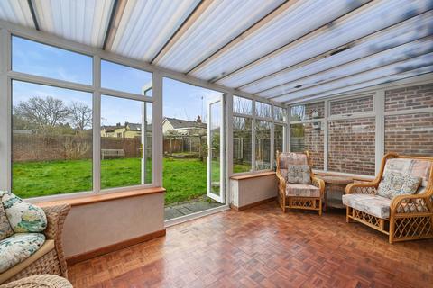 3 bedroom bungalow for sale, Moorfield Road, Chessington, KT9