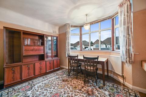 5 Moorfield Road, Chessington, KT9 1AU