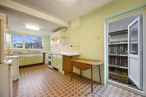5 Moorfield Road, Chessington, KT9 1AU