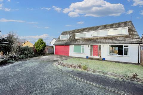 3 bedroom detached house for sale, St. Helens Close, Preston