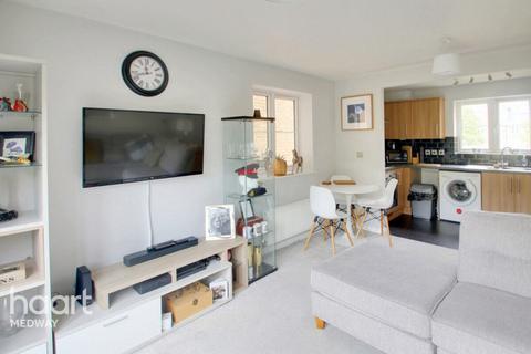 2 bedroom apartment for sale, Sealand Drive, Rochester