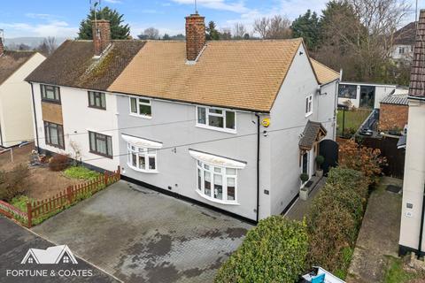 4 bedroom semi-detached house for sale, Parkfields, Roydon, Harlow