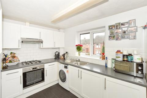 2 bedroom maisonette for sale, Station Road, Horsham, West Sussex