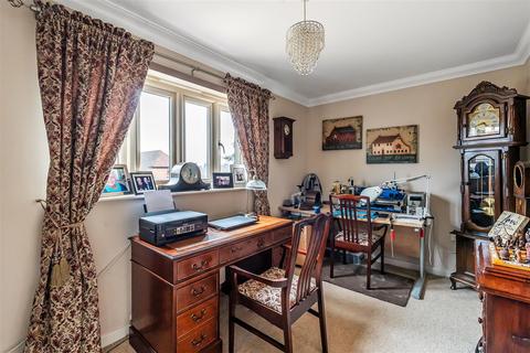 1 Bassetts, Tatsfield, Westerham, TN16 2DE