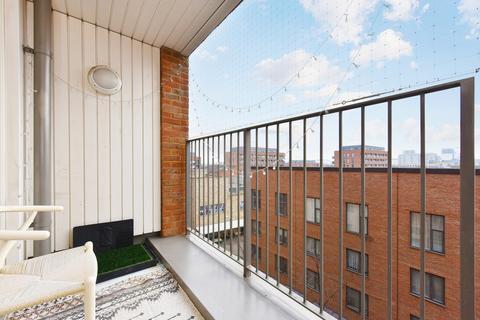 2 bedroom flat for sale, Pioneer Court, London E16