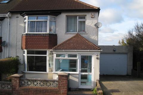 2 bedroom terraced house to rent, Canfield Road, Brighton BN2