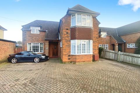 3 bedroom detached house for sale, Colchester Road, Ipswich, IP4