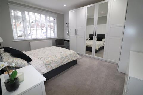 28 Oakdene Avenue, Erith, DA8 1EJ