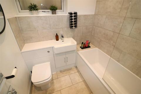 28 Oakdene Avenue, Erith, DA8 1EJ