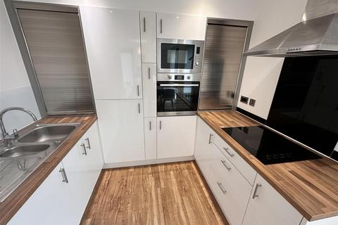 2 bedroom apartment to rent, Michigan Point, Michigan Avenue, Salford