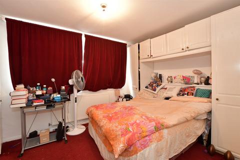 3 bedroom maisonette for sale, St. Stephen's Close, Walthamstow