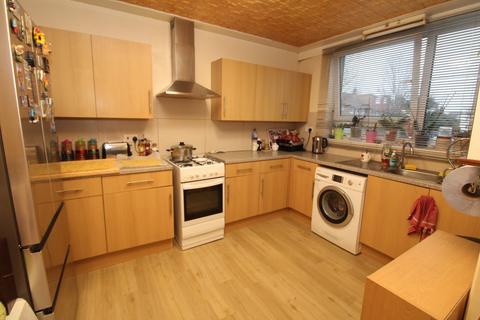 3 bedroom maisonette to rent, Polecroft Lane, London, SE6