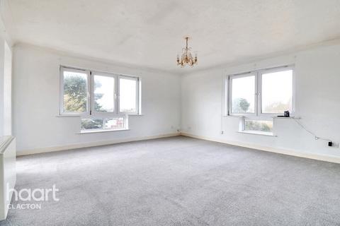 2 bedroom apartment for sale, Connaught Gardens East, Clacton-On-Sea