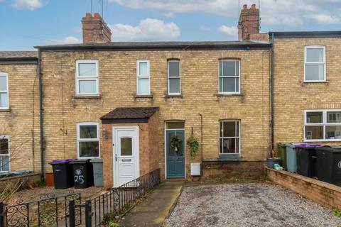 3 bedroom terraced house to rent, Queens Walk, Stamford, PE9 2QF