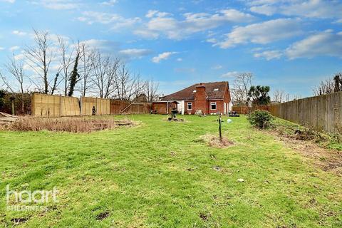 5 bedroom detached house for sale, Warden Road, Sheerness