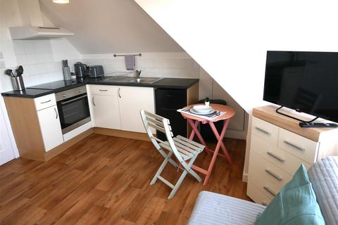 Studio to rent, Flat 7, Primerose, Bournemouth, BH3