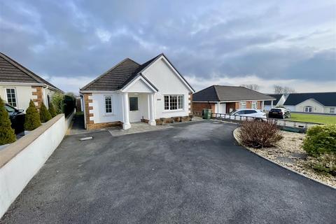 3 bedroom detached bungalow for sale, Parc Mansant, Pontyates, Llanelli