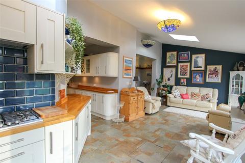 3 bedroom semi-detached house for sale, Bridgwater Drive, Westcliff-on-Sea, Essex, SS0