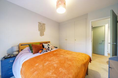 24 Maple Close, Ash Vale, Aldershot, GU12 5JZ
