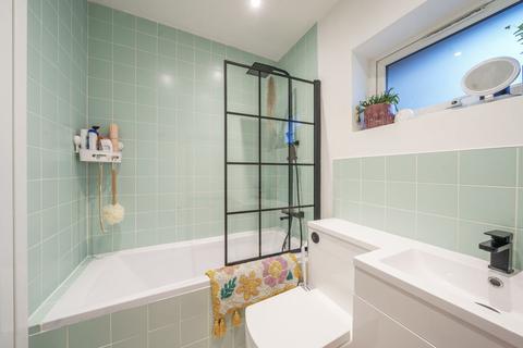 24 Maple Close, Ash Vale, Aldershot, GU12 5JZ