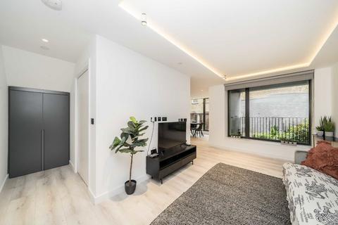 2 bedroom flat for sale, Borough High Street, London SE1