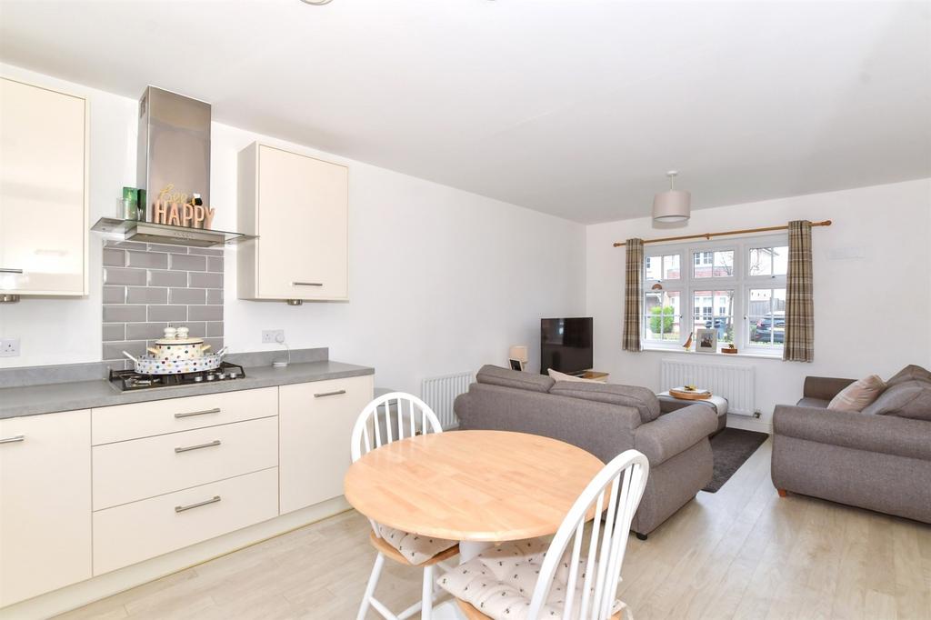 Lounge/Kitchen