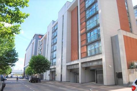 2 bedroom apartment to rent, Western Gateway, Royal Docks, E16