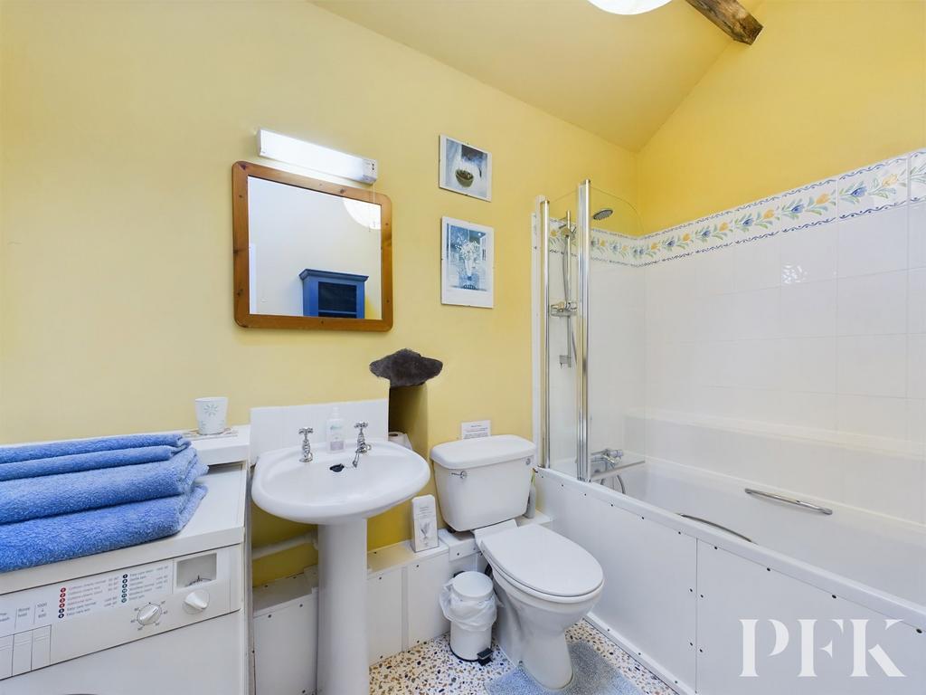 Owl Cottage Bathroom