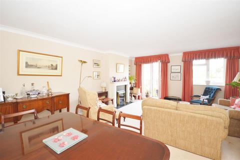 2 bedroom apartment to rent, Stanmore Road, Richmond