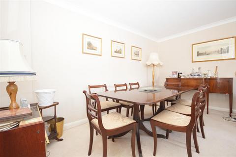 2 bedroom apartment to rent, Stanmore Road, Richmond