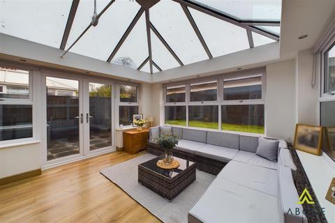9 Bowling Green Road, Uttoxeter, ST14 7HW