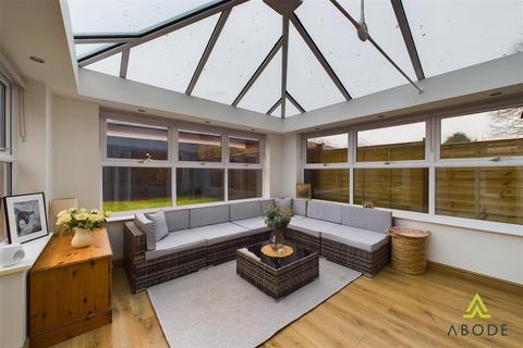 9 Bowling Green Road, Uttoxeter, ST14 7HW