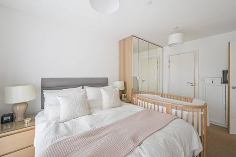 3 bedroom flat for sale, 5 Hannaford Walk, London E3