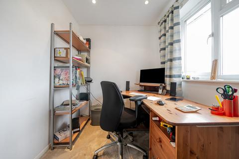 7 Haslam Close, Uxbridge, UB10 8TJ