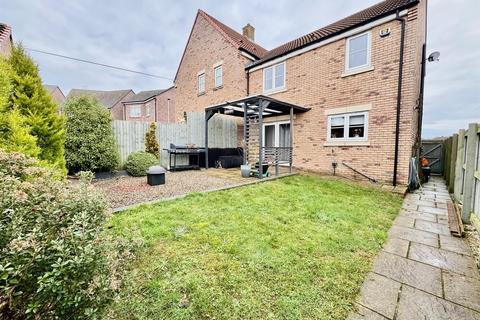 3 bedroom semi-detached house for sale, Howgate Drive, Scarborough