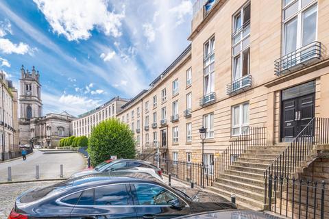 27/2 Fettes Row, New Town, Edinburgh, EH3