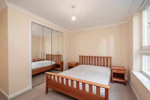 27/2 Fettes Row, Edinburgh, EH3 6RL