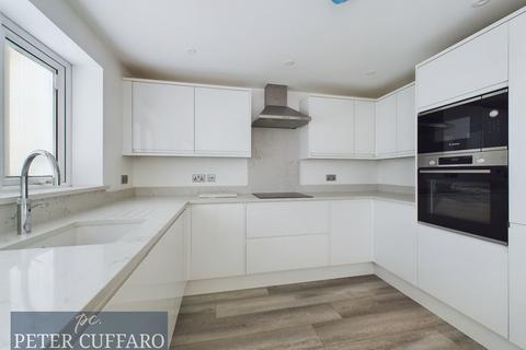 undefined, Walnut Tree Close, Nazeing EN9