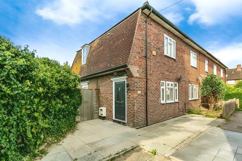 13 Knapmill Way, London, SE6 3TD