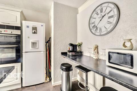 45 Blake Close, Rainham, RM13 8BE