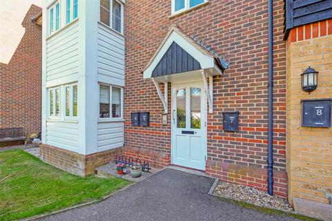 2 bedroom apartment for sale, Bluefield Mews, Whitstable