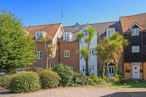 2 bedroom apartment for sale, Bluefield Mews, Whitstable