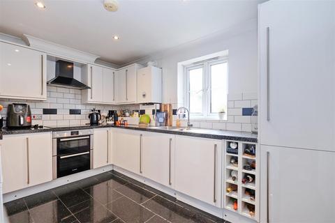 2 bedroom apartment for sale, Bluefield Mews, Whitstable