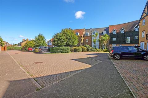 2 bedroom apartment for sale, Bluefield Mews, Whitstable