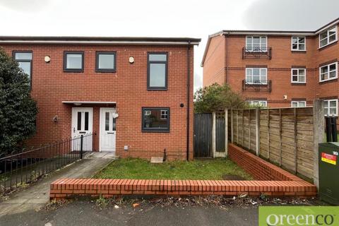 3 bedroom semi-detached house to rent, Brightsmith Way, Salford M27