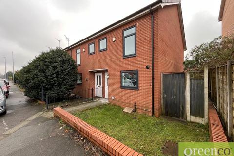 3 bedroom semi-detached house to rent, Brightsmith Way, Salford M27